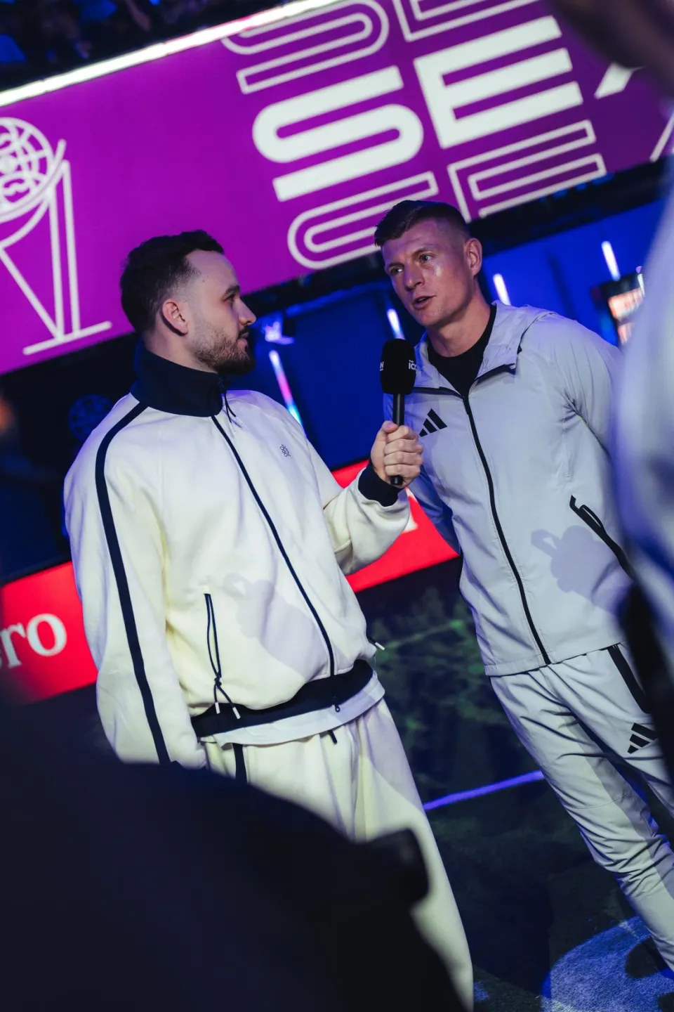 Marcel Aburakia moderiert The Icon League